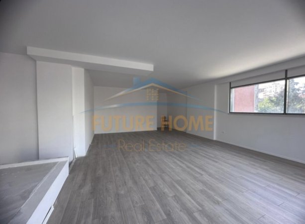 Tirane, jepet me qera Kati 0, 161 m² 3.300 € (Rruga e Kavajes)