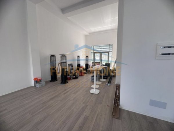 Tirane, jepet me qera Kati 0, 161 m² 3.300 € (Rruga e Kavajes)