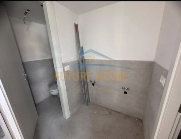 Tirane, jepet me qera Kati 0, 161 m² 3.300 € (Rruga e Kavajes)