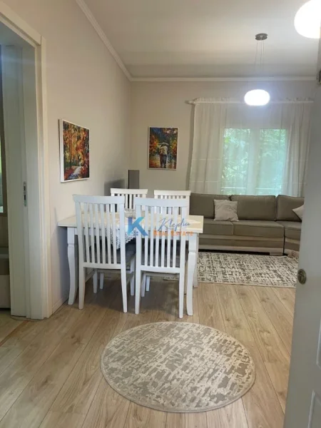 Tirane, jap me qera apartament 2+1+Ballkon Kati 5, 70 m² 850 € (Shallvaret)