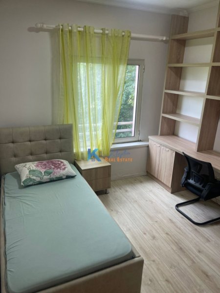 Tirane, jap me qera 2+1 Kati 5, 70 m² 850 € (Qender, te Shallvaret)