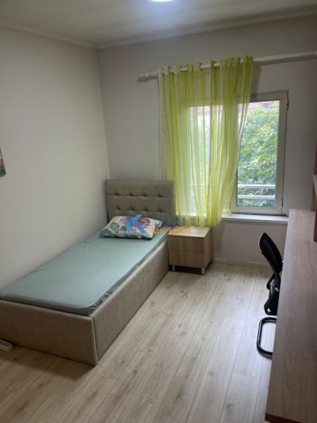 Tirane, jap me qera 2+1 Kati 5, 70 m² 850 € (Qender, te Shallvaret)