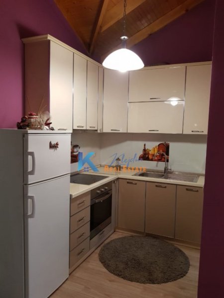 Tirane, jap me qera apartament 1+1+Ballkon Kati 5, 60 m² 550 € (Qender, te Shallvaret)