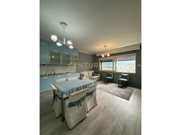 Tirane, jepet me qera apartament 2+1 Kati 8, 85 m² 700 € (Ambasada Amerikane)