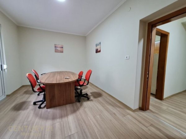 Tirane, jepet me qera zyre Kati 2, 60 m² 600 € (Myslym Shyri)