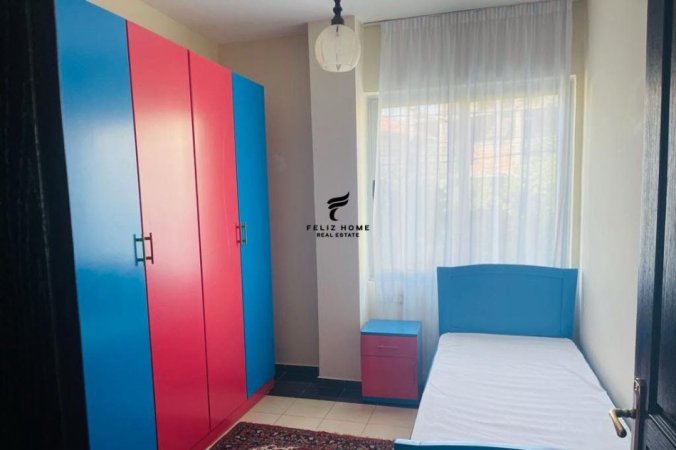 Tirane, jepet me qera apartament 2+1+Ballkon Kati 2, 80 m² 400 € (RRUGA ELBASANIT)
