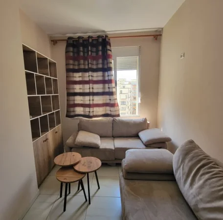 Tirane, jepet me qera apartament 1+1+Ballkon Kati 7, 55 m² 400 € (Astir)