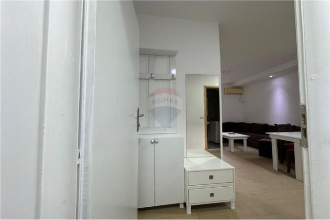 Tirane, jepet me qera apartament Kati 3, 60 m² 300 € 