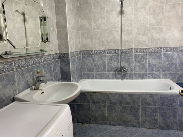 Tirane, jap me qera apartament 2+1+Ballkon Kati 8, 105 m² 600 € (Medar Shtylla)