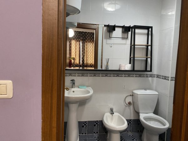Tirane, jap me qera apartament 2+1+Ballkon Kati 8, 105 m² 600 € (Medar Shtylla)