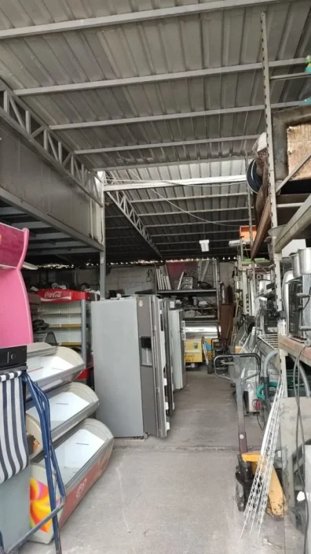 Tirane, jepet me qera Kati 0, 450 m² 1.400 € (Yzberisht)