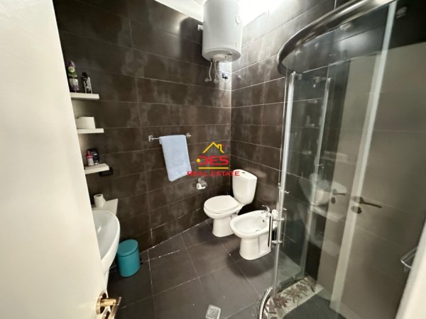 Vlore, shitet shtepi 2+1 Kati 1, 184 m² 170,000 € (Rruga Drashovica)