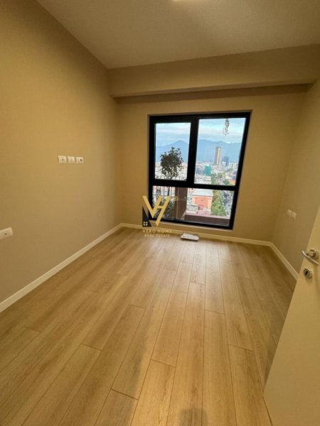 Tirane, jepet me qera zyre Kati 10, 165 m² 1.400 € (RRUGA E KAVAJES)