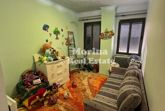 Tirane, jepet me qera apartament 2+1 Kati 5, 100 m² 350 € (Casa Italia)