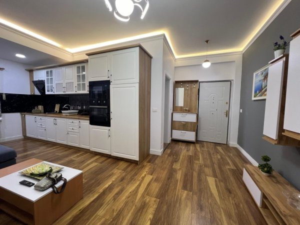 Tirane, jepet me qera apartament 1+1+Ballkon Kati 4, 70 m² 700 € (margarita tutulani)