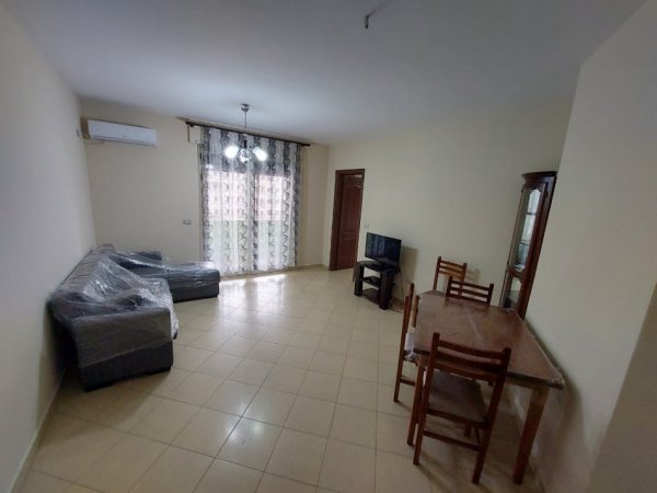 Tirane, jepet me qera apartament 1+1+Ballkon Kati 7, 75 m² 450 € (Zogu Zi Tirane)