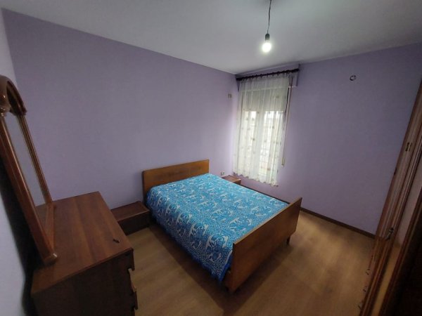 Tirane, jepet me qera apartament 1+1+Ballkon Kati 7, 75 m² 450 € (Zogu Zi Tirane)