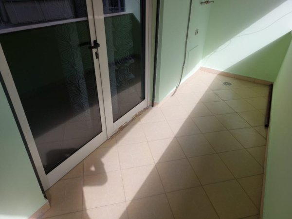 Tirane, jepet me qera apartament 1+1+Ballkon Kati 7, 75 m² 450 € (Zogu Zi Tirane)