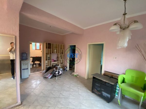 Durres, shitet shtepi 2+1+Ballkon Kati 0, 98 m² 83.000 € (Prane shkolles Hajdar Dushi)