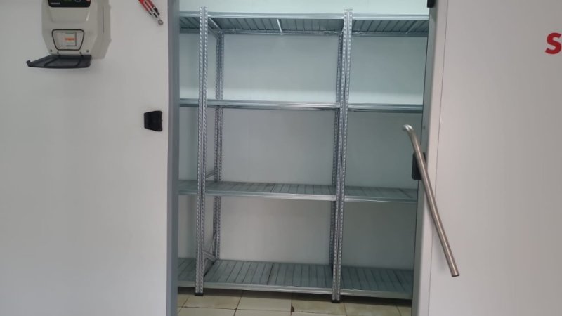 Tirane, jepet me qera dyqan Kati 0, 25 m² 350 € (Azili)
