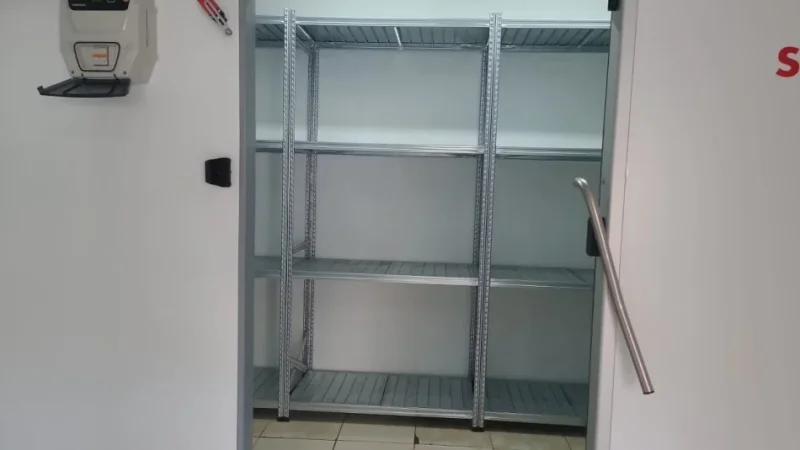 Tirane, jepet me qera dyqan Kati 0, 25 m² 350 € (Azili)