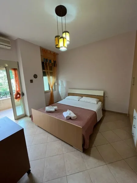 Durres, jepet me qera apartament 1+1+Aneks+Ballkon Kati 4, 65 m², 350 euro (Tek shkembi Kavajes)