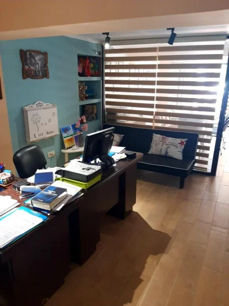 Okazion !!! Shitet ambienti, 41 m², mes Gjykata Civile & Myslym Shyri !!!