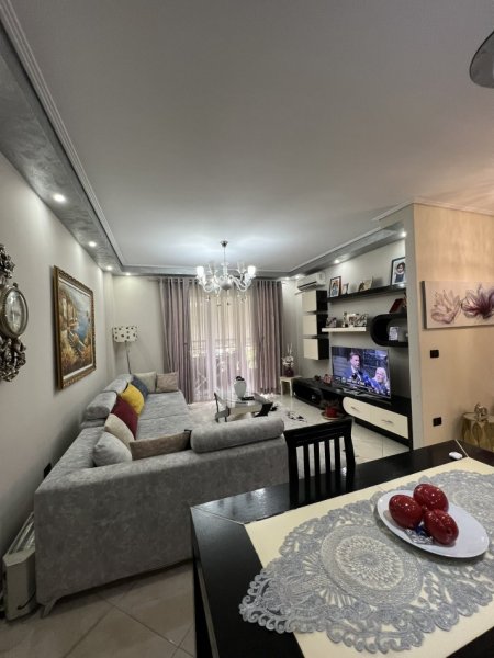 Tirane, shitet apartament 2+1+Ballkon Kati 4, 114 m² (Xhanfize keko)