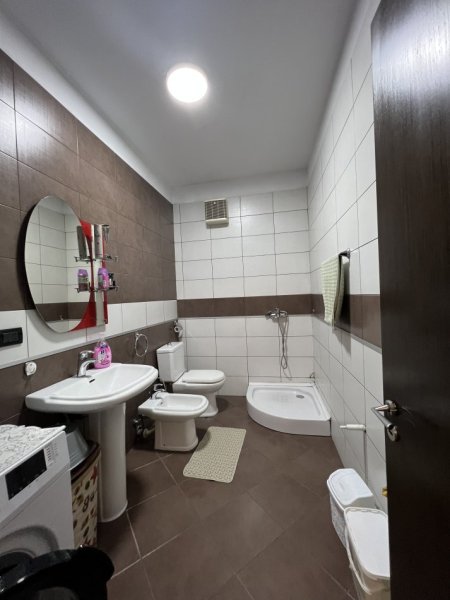 Tirane, shitet apartament 2+1+Ballkon Kati 4, 114 m² (Xhanfize keko)