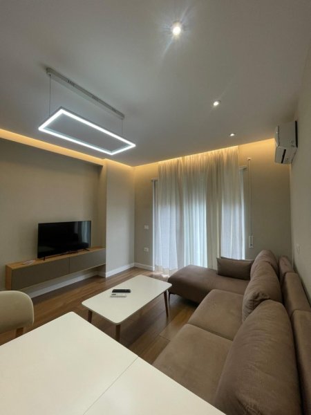 Tirane, jepet me qera apartament 1+1 Kati 4, 70 m² 450 € (Astir)