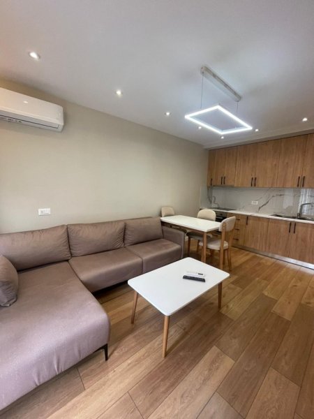 Tirane, jepet me qera apartament 1+1 Kati 4, 70 m² 450 € (Astir)