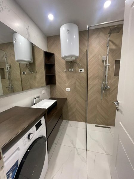 Tirane, jepet me qera apartament 1+1 Kati 4, 70 m² 450 € (Astir)