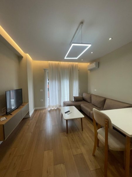 Tirane, jepet me qera apartament 1+1 Kati 4, 70 m² 450 € (Astir)