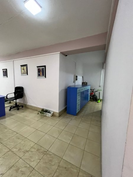 Tirane, shitet ambjent biznesi Kati -1, 205 m² (Zogu i zi)