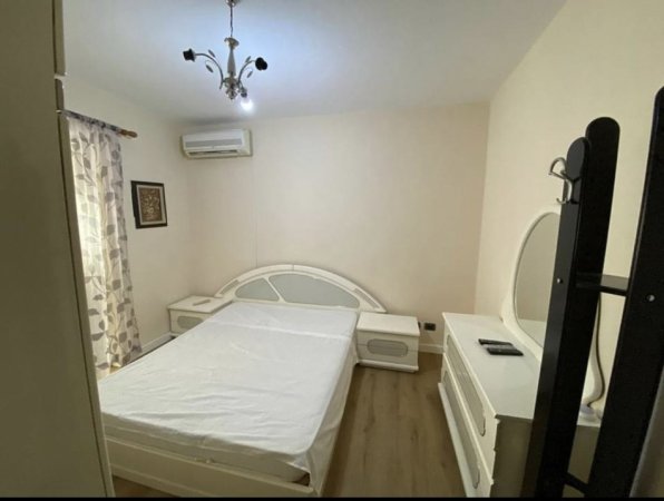 Tirane, jepet me qera apartament 2+1 Kati 2, 80 m² 400 € (Rruga 4 deshmoret)