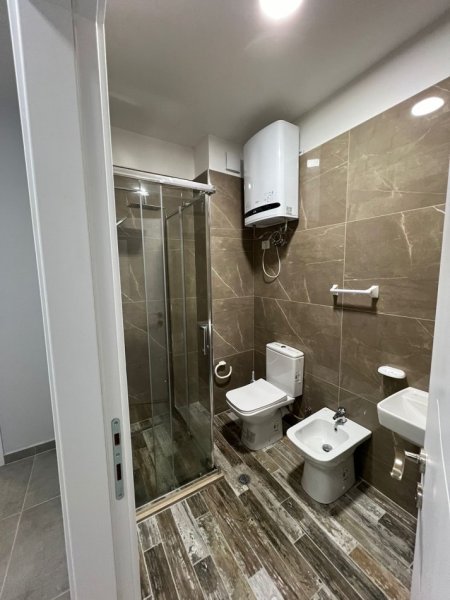 Tirane, jepet me qera apartament 1+1+Ballkon Kati 4, 1 m² (Rruga e ullishteve)