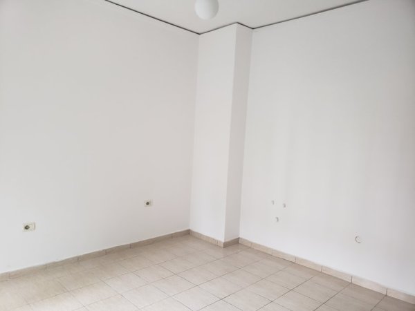 Tirane, jepet me qera apartament Kati 1, 55 m² 400 € 