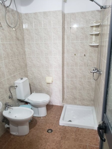 Tirane, jepet me qera apartament Kati 1, 55 m² 400 € 