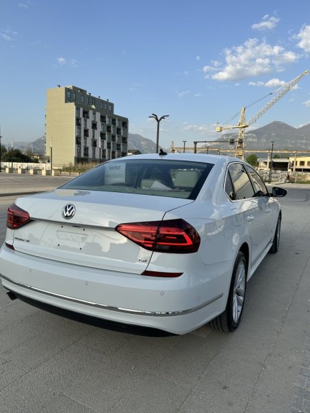 Tirane, shes makine VOLKSWAGEN PASSAT SEL Benzin, e bardhë automatik Klima 200 km