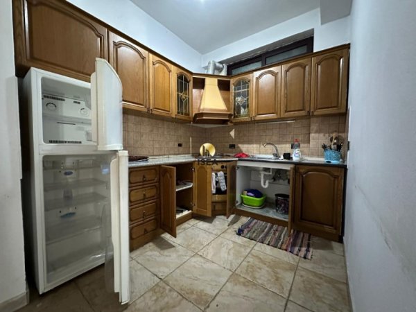 Tirane, jepet me qera apartament 3+1+Aneks+Ballkon Kati 6, 100 m² 700 € (Apartament 3+1, Rruga “Mine Peza” – Prokuroria (Ap4031164))