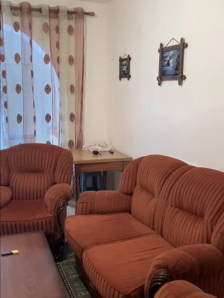 Tirane, jepet me qera apartament 1+1 Kati 1, 70 m² 40.000 leke te reja (Zef Jubani)