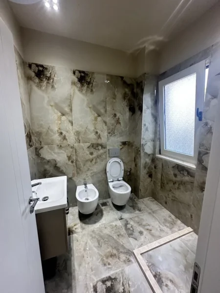 Gjiri Lalezit |Durrres, shitet apartament 2+1+2, Kati 2, 125 m² 275,000 €