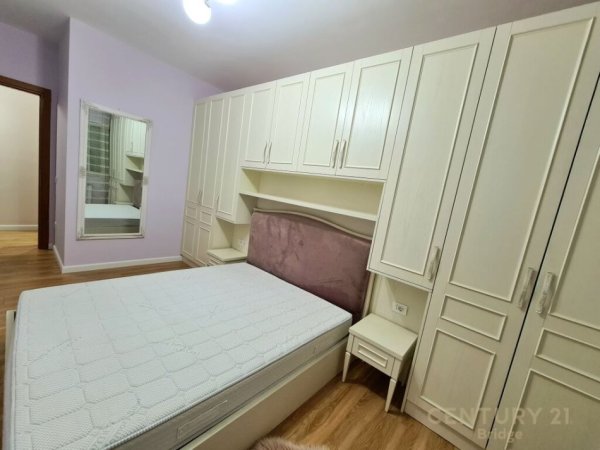Tirane, jap me qera apartament 2+1+Ballkon , 98 m² 750 € (Qendra Kristal Center, Komuna e Parisit)