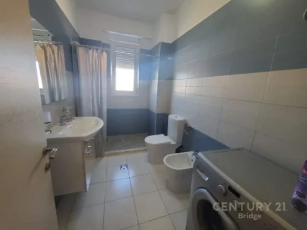 Tirane, jepet me qera apartament 2+1+A+BLK Kati 7, 106 m² 500 Euro (21 Dhjetori)