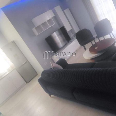 Tirane, jepet me qera apartament 2+1+BLK Kati 5, 125 m² 350 Euro (Rruga ''Azem Galica'')