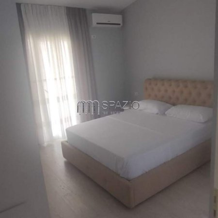Tirane, jepet me qera apartament 2+1+BLK Kati 5, 125 m² 350 Euro (Rruga ''Azem Galica'')