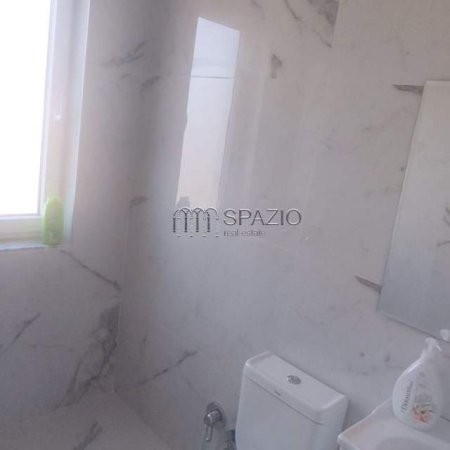 Tirane, jepet me qera apartament 2+1+BLK Kati 5, 125 m² 350 Euro (Rruga ''Azem Galica'')