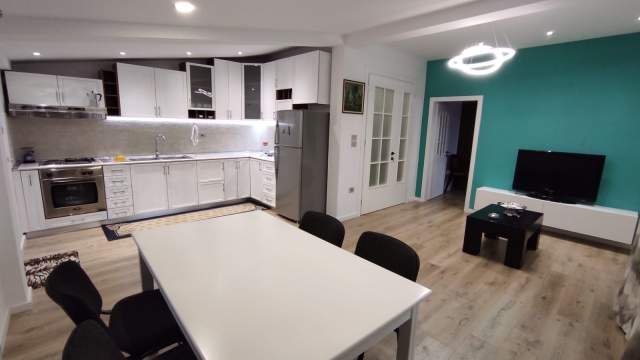 Tirane, jepet me qera apartament 2+1+A+BLK Kati 4, 120 m² 500 Euro (ish ekspozita)