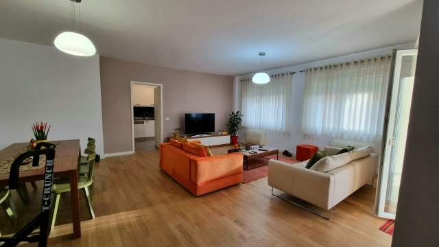 Tirane, jepet me qera apartament 3+1+A+BLK 185 m² 1.500 Euro (Touch of the sun, Tirane!)