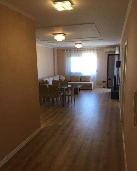 Tirane, jepet me qera apartament Kati 8, 100 m² 220.000 Euro